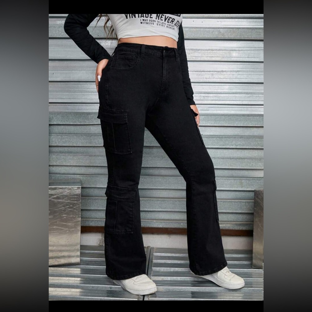 Plus Black Flap Pocket Cargo Flare Jeans SHEIN